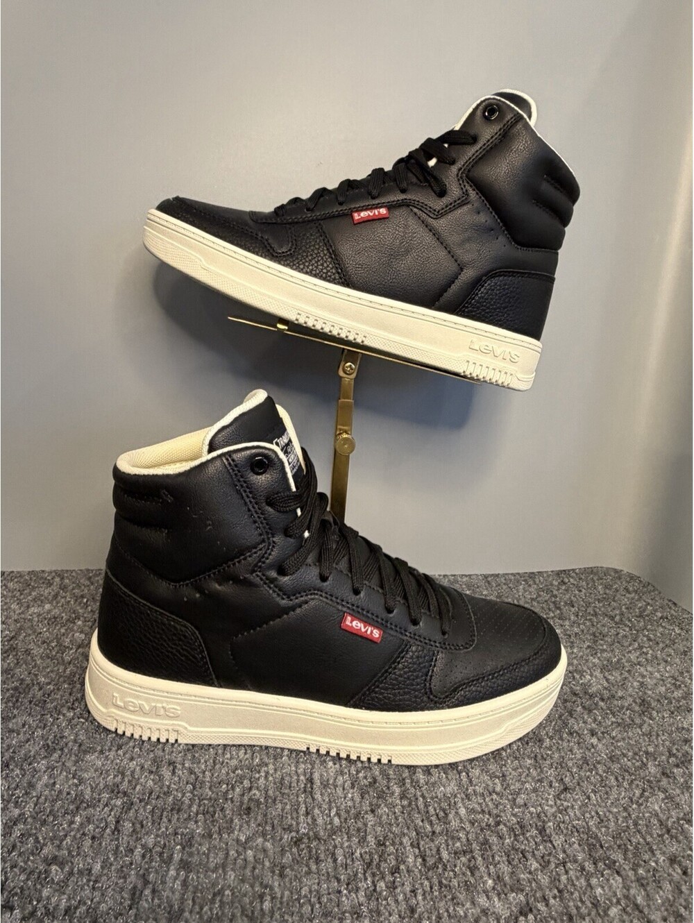 Levi Strauss & Co. Women's Black High Top Lace Up Sneakers Logo Accent Size 6